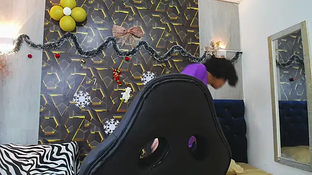 miss leidy  online show from 12-02-25, 02:45