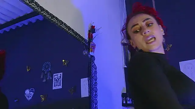 Snapshot of MeganBrown4 chatting on 05-19-26, 04:52 MeganBrown4 online show from 05-19-26, 04:52