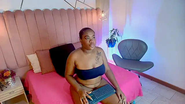 Chloee Miller1 online show from 10-10-25, 02:18