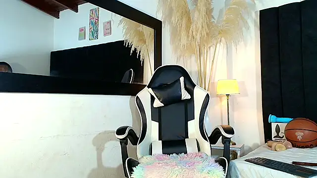 MaicolParker  online show from 06-20-26, 12:32