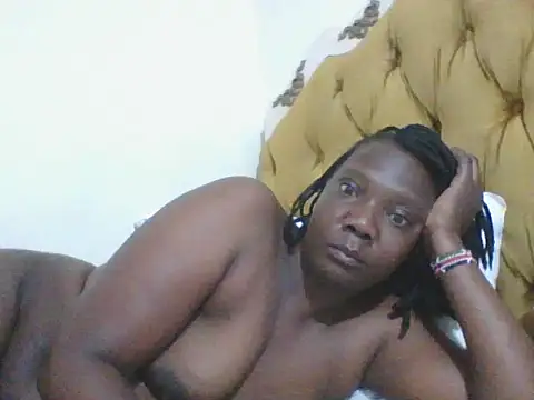 Snapshot of PureBliss- chatting on 09-19-25, 07:12 PureBliss- online show from 09-19-25, 07:12