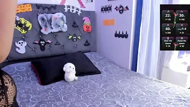 Megan Darcy online show from 10-21-25, 11:04