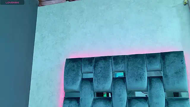 Luna sophya online show from 10-07-25, 11:44