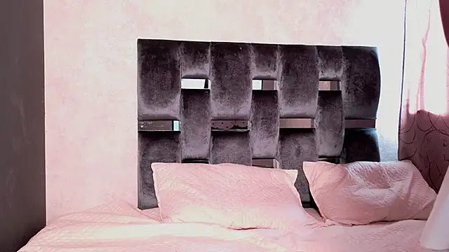 Luna sophya online show from 12-02-25, 08:32