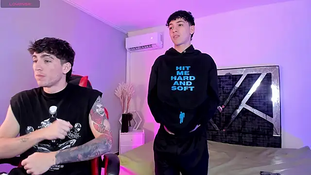 Handsomeboyss19 online show from 04-21-26, 02:36