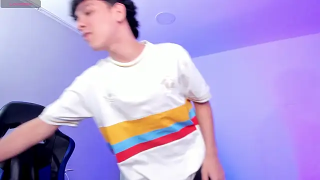 Handsomeboyss19 online show from 05-18-26, 09:08
