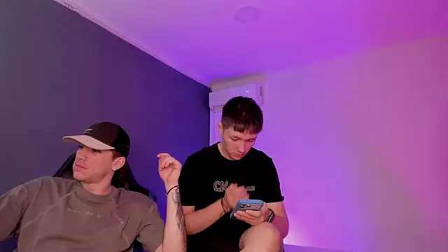 Handsomeboyss19 online show from 07-11-26, 01:22