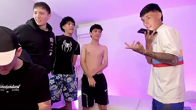 Handsomeboyss19 online show from 05-26-26, 08:51