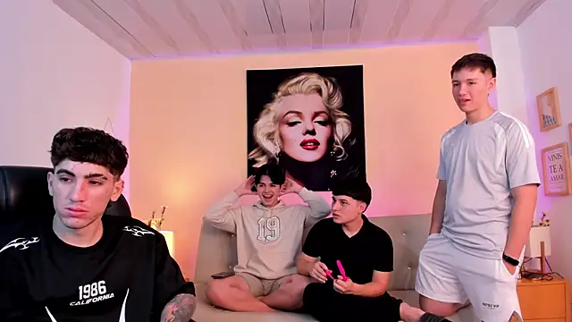 Handsomeboyss19 online show from 04-07-26, 08:54