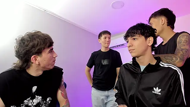 Handsomeboyss19 online show from 05-30-26, 08:47