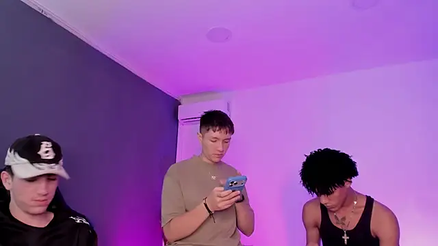Handsomeboyss19 online show from 07-08-26, 12:46