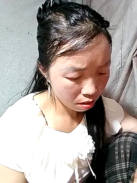 Snapshot of hera-00 chatting on 10-15-25, 09:06 hera-00 online show from 10-15-25, 09:06