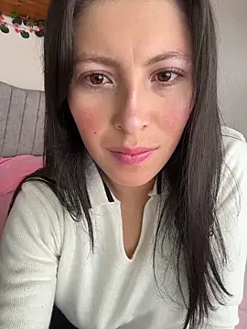 Mia salinass online show from 12-18-25, 06:23