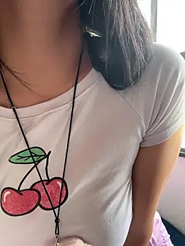 Mia salinass online show from 02-10-26, 05:12