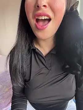 Mia salinass online show from 02-13-26, 07:47