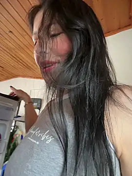 Mia salinass online show from 04-30-26, 08:27