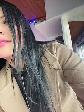 Mia salinass online show from 05-29-26, 05:08