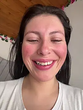 Mia salinass online show from 03-11-26, 06:57