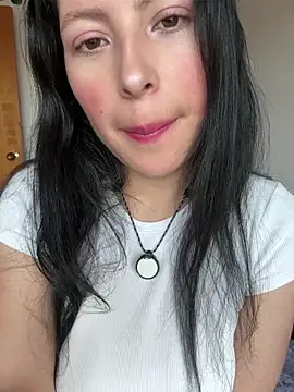 Mia salinass online show from 07-17-26, 05:43