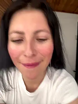 Mia salinass online show from 09-12-25, 07:13