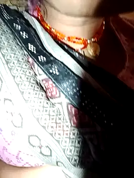 Snapshot of Puja51 chatting on 10-24-25, 10:36 Puja51 online show from 10-24-25, 10:36