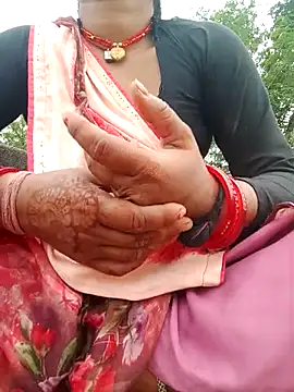 Snapshot of Puja51 chatting on 10-22-25, 10:58 Puja51 online show from 10-22-25, 10:58