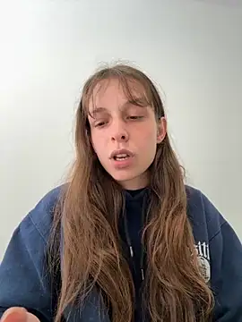 Snapshot of LittleJulietta chatting on 09-10-25, 01:43 LittleJulietta online show from 09-10-25, 01:43
