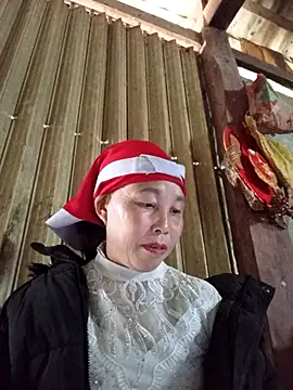 me-cute online show from 11-13-25, 01:42