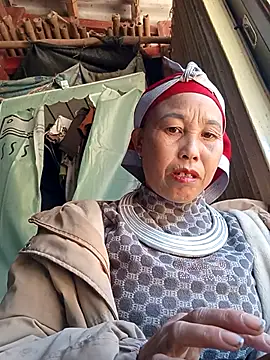 me-cute online show from 11-22-25, 12:54