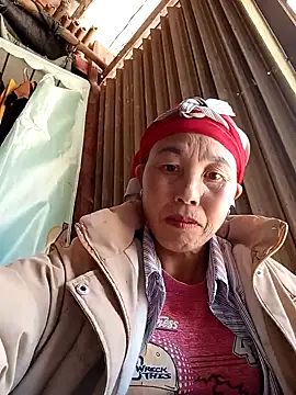 me-cute online show from 11-30-25, 01:28