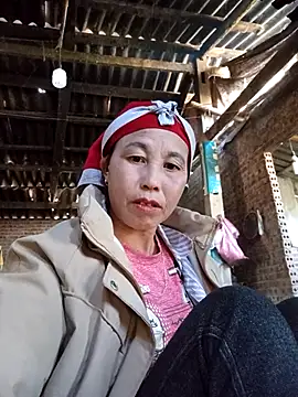 me-cute online show from 11-29-25, 01:17