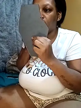 HappygalTheQueen online show from 11-22-25, 07:46