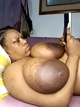 HappygalTheQueen online show from 04-12-26, 10:02