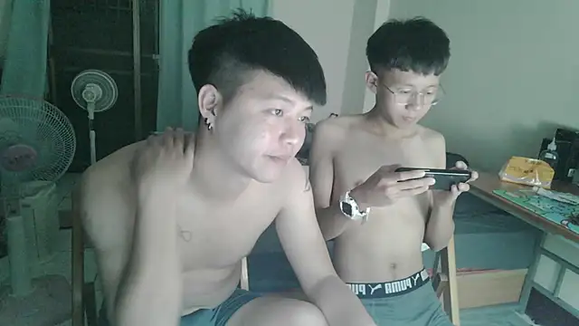 zhu000000 online show from 04-17-26, 02:42