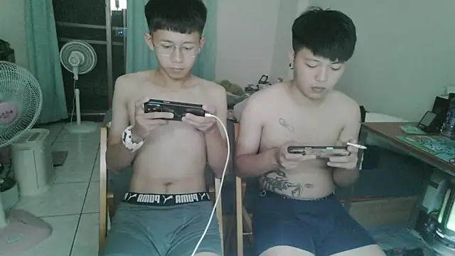 zhu000000 online show from 04-19-26, 02:40