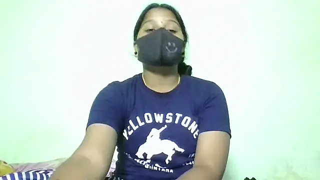 Shneeha le online show from 10-28-25, 01:54