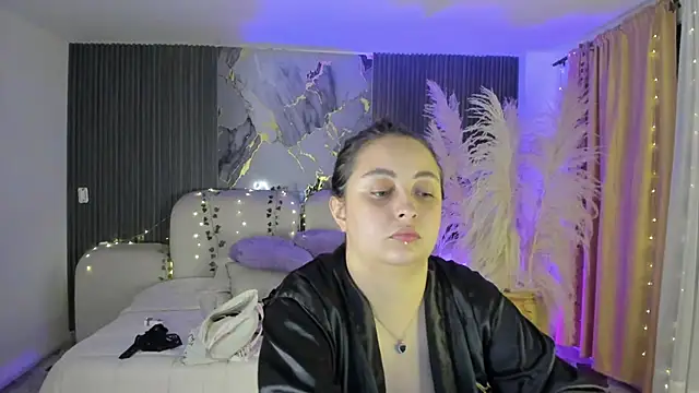 SarahCastro1  online show from 04-09-26, 04:03