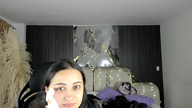 Snapshot of SarahCastro1_ chatting on 07-09-26, 03:51 SarahCastro1 online show from 07-09-26, 03:51