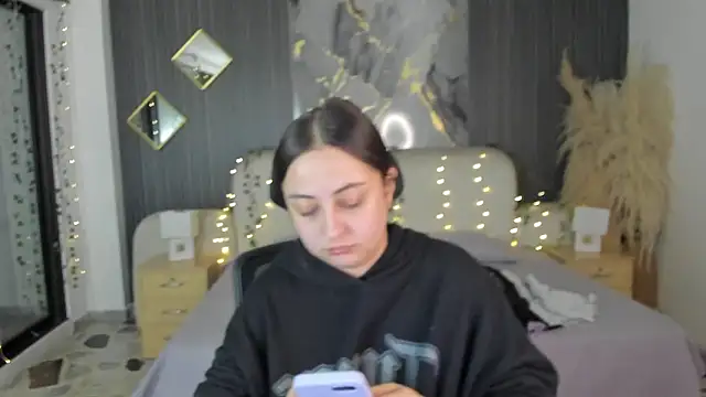 SarahCastro1  online show from 02-19-26, 04:09