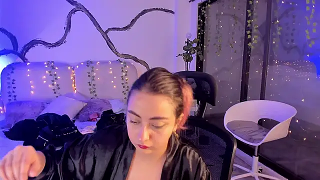 SarahCastro1  online show from 11-01-25, 04:41