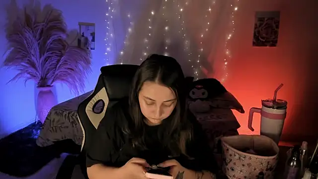 SarahCastro1  online show from 05-08-26, 11:08