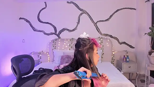 SarahCastro1  online show from 09-30-25, 04:07