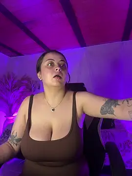 SarahCastro1  online show from 04-30-26, 11:20