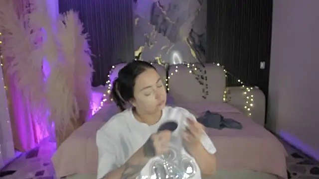 SarahCastro1  online show from 03-29-26, 05:09