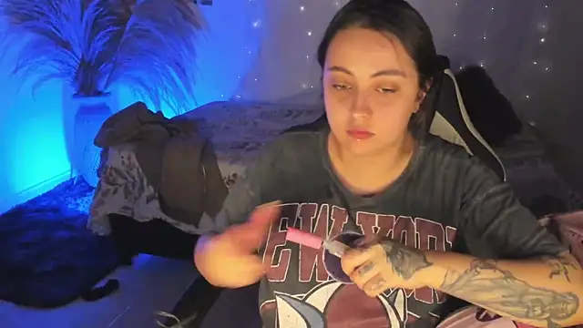 SarahCastro1  online show from 05-05-26, 12:57