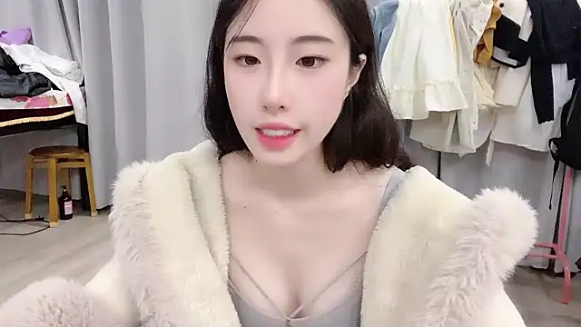 Snapshot of Freya7777 chatting on 10-12-25, 01:45 Freya7777 online show from 10-12-25, 01:45