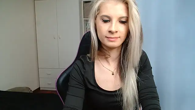KristineGlow online show from 06-08-26, 02:17