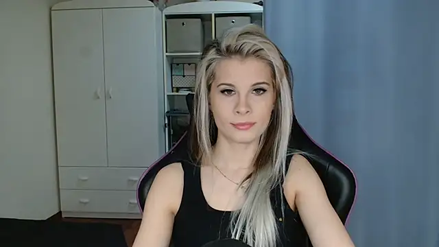 KristineGlow online show from 04-22-26, 06:20
