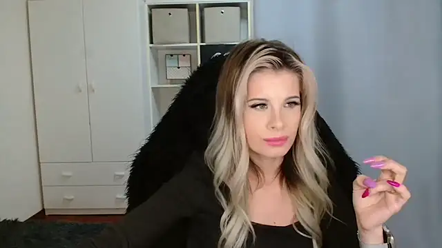 KristineGlow online show from 11-11-25, 07:08