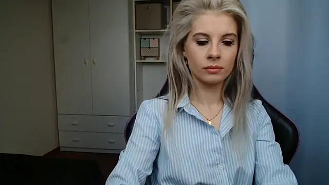 KristineGlow online show from 05-27-26, 06:21